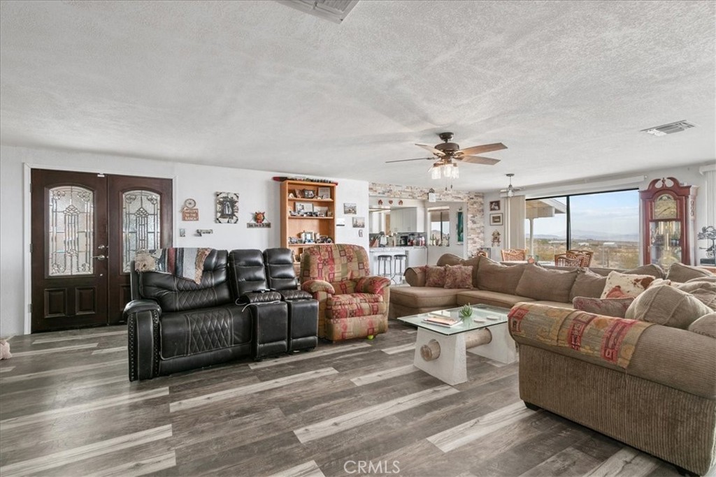 55576 Valley View Road Property Photo 3