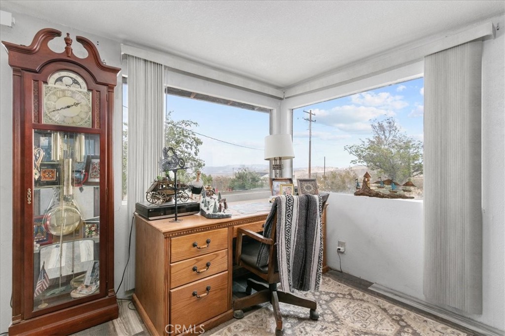55576 Valley View Road Property Photo 9