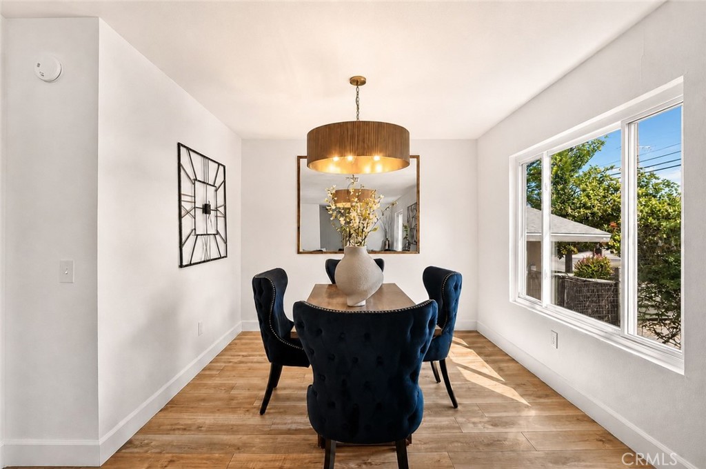 302 S San Mateo Street Property Photo 4