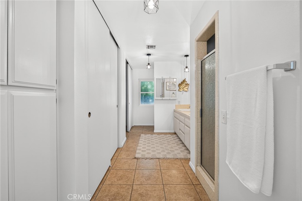 302 S San Mateo Street Property Photo 20