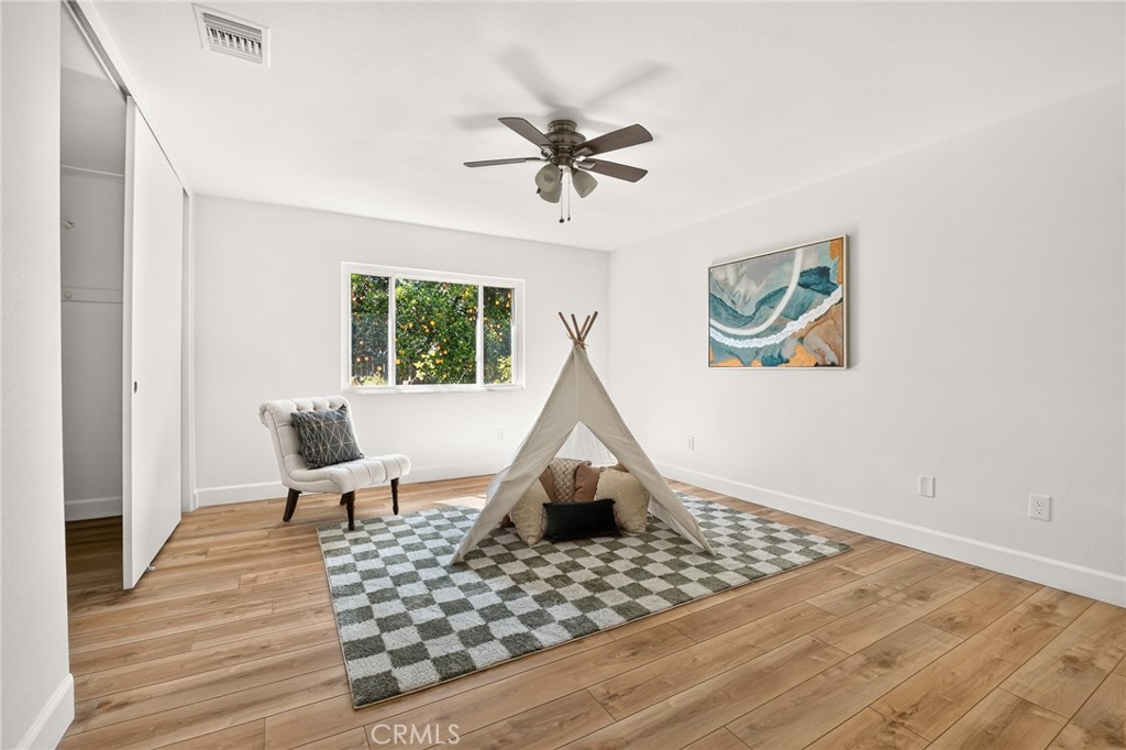 302 S San Mateo Street Property Photo 25