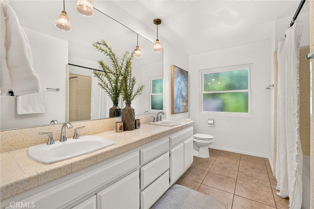 302 S San Mateo Street Property Photo 28