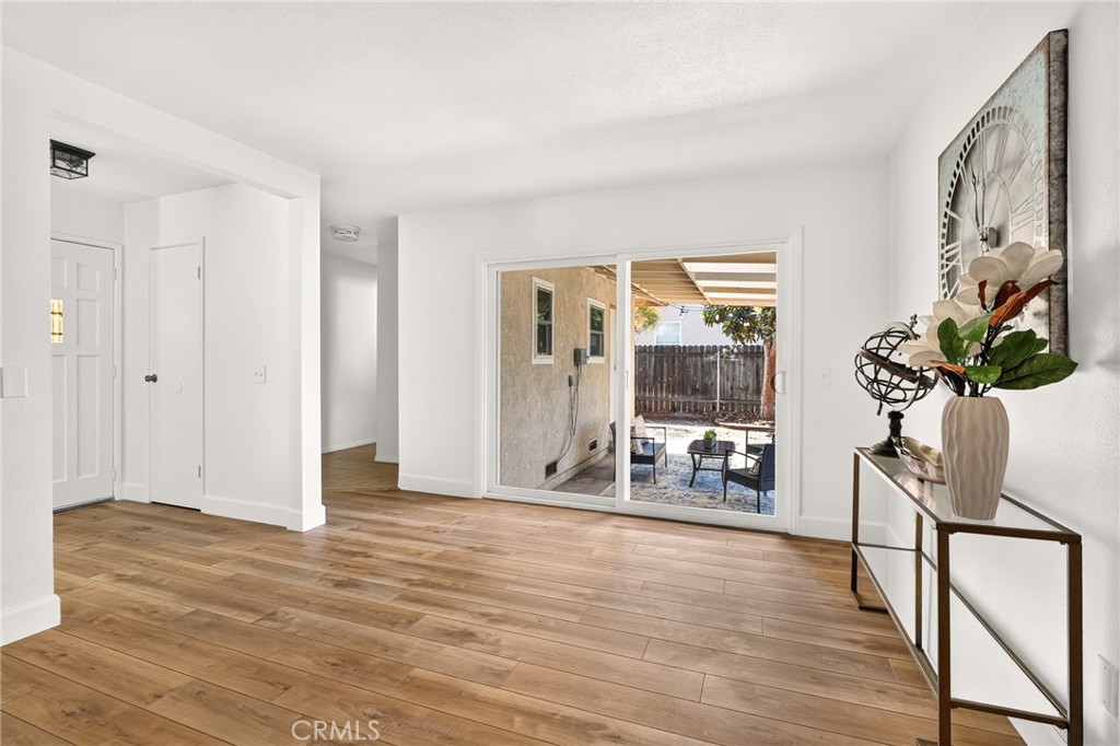 302 S San Mateo Street Property Photo 33