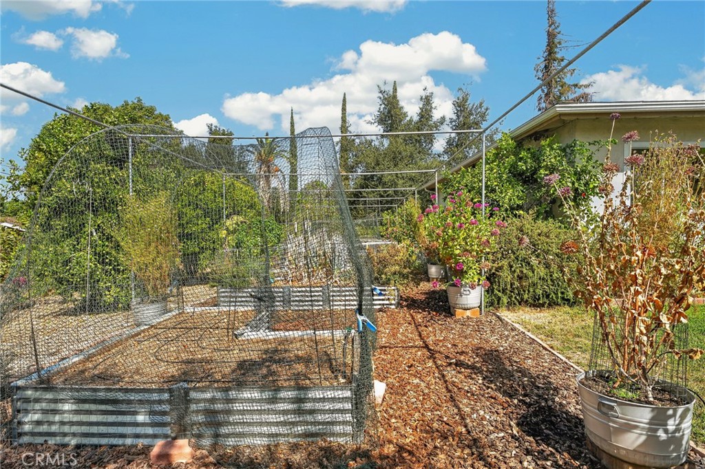 302 S San Mateo Street Property Photo 38