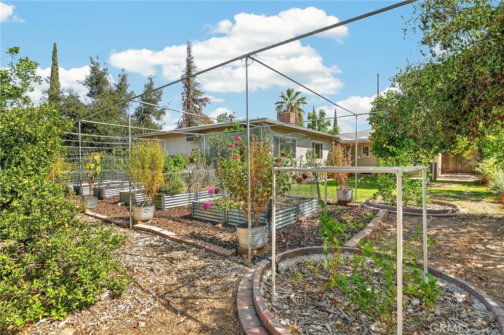 302 S San Mateo Street Property Photo 41