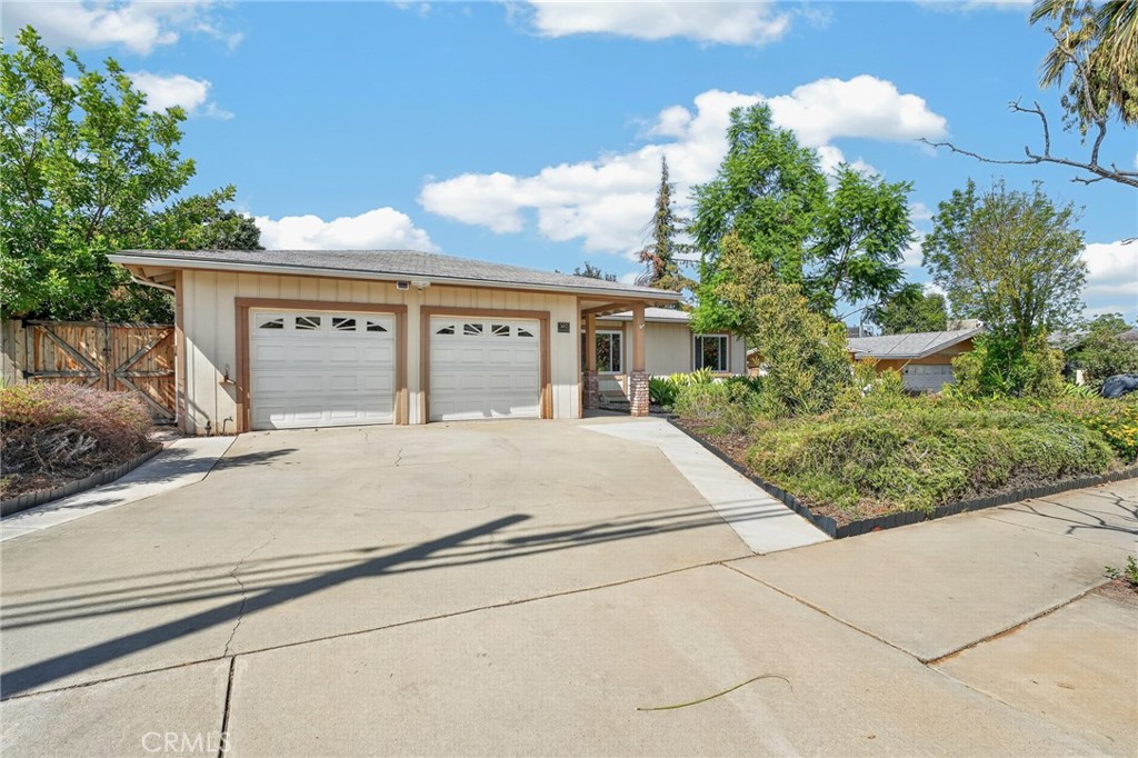 302 S San Mateo Street Property Photo 45