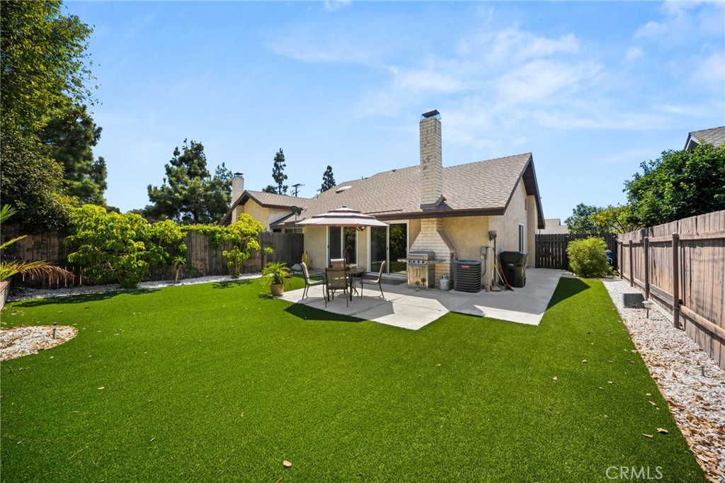 8584 Sandalwood Court Property Photo 1