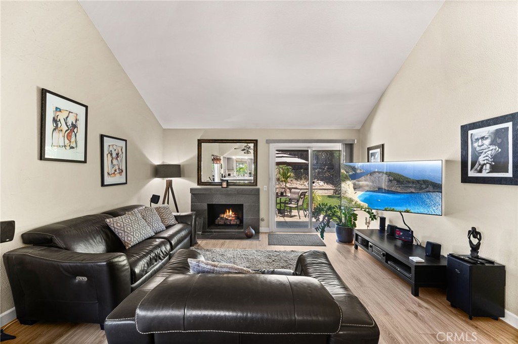 8584 Sandalwood Court Property Photo 6