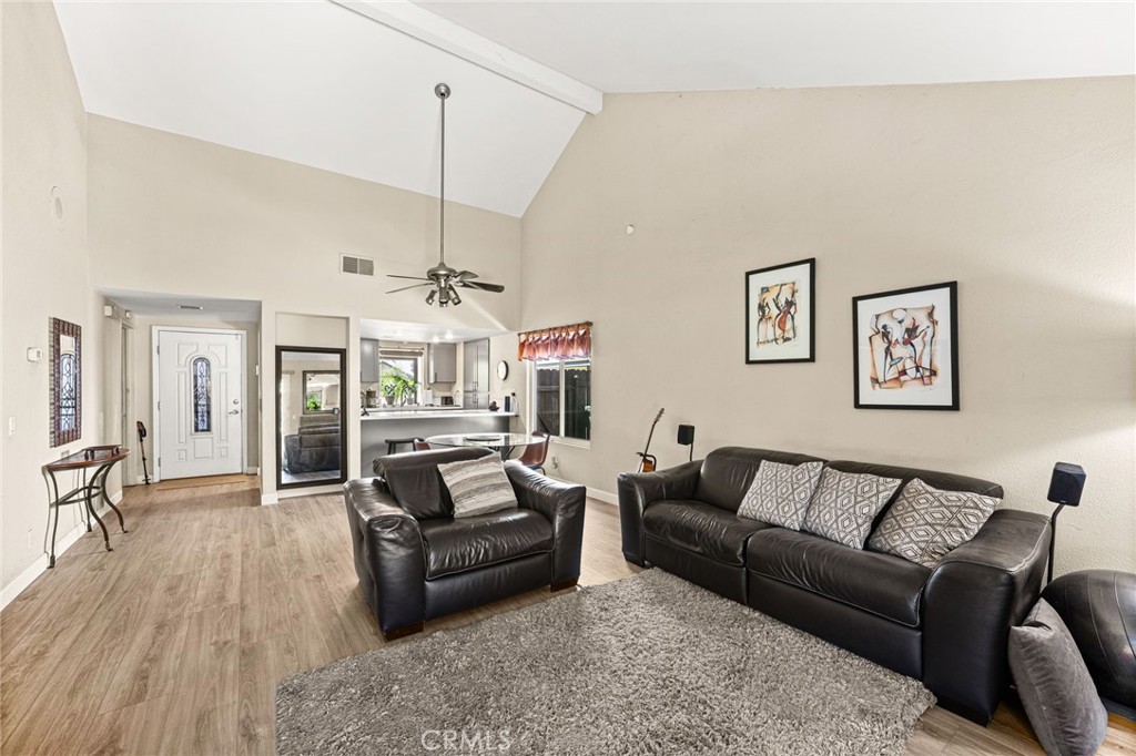 8584 Sandalwood Court Property Photo 7