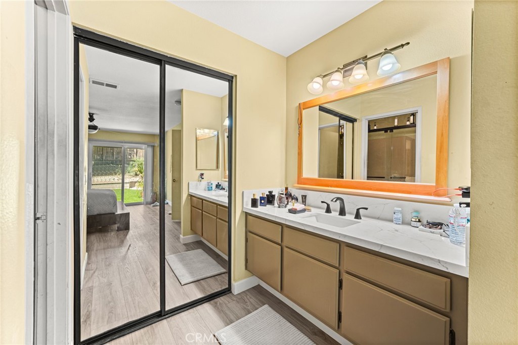 8584 Sandalwood Court Property Photo 13