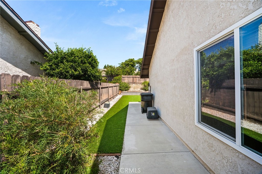 8584 Sandalwood Court Property Photo 21