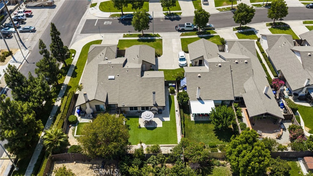8584 Sandalwood Court Property Photo 24