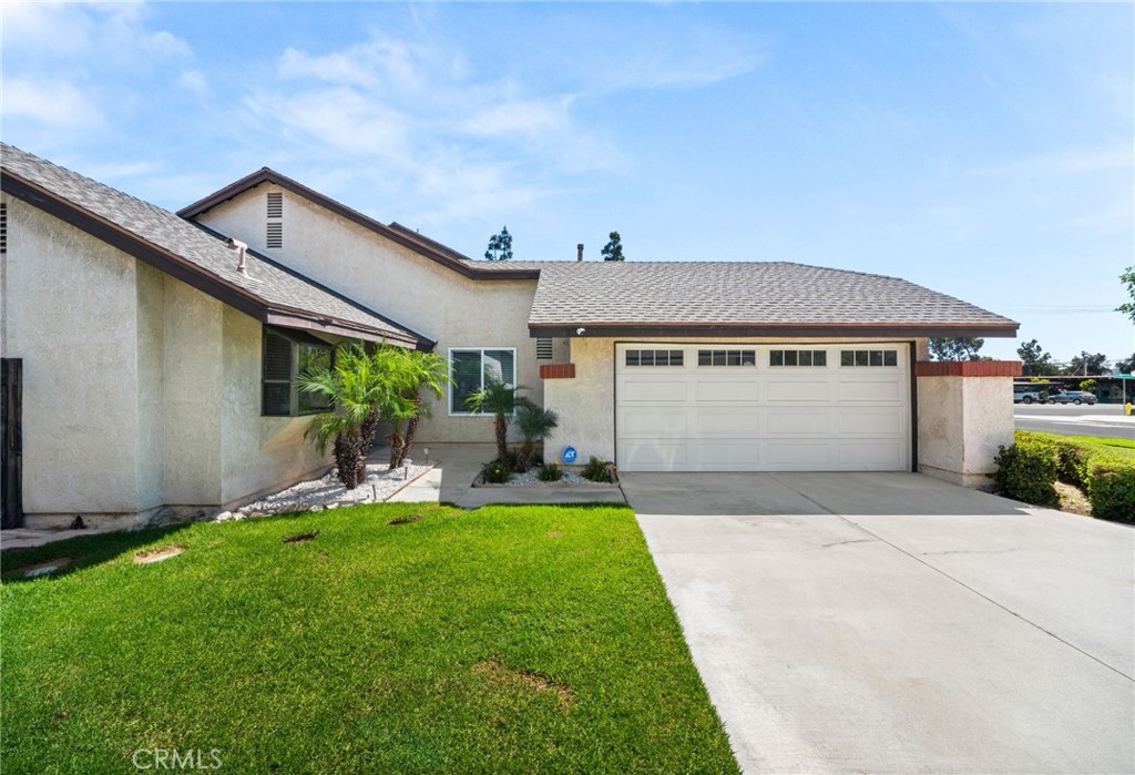 8584 Sandalwood Court Property Photo 26