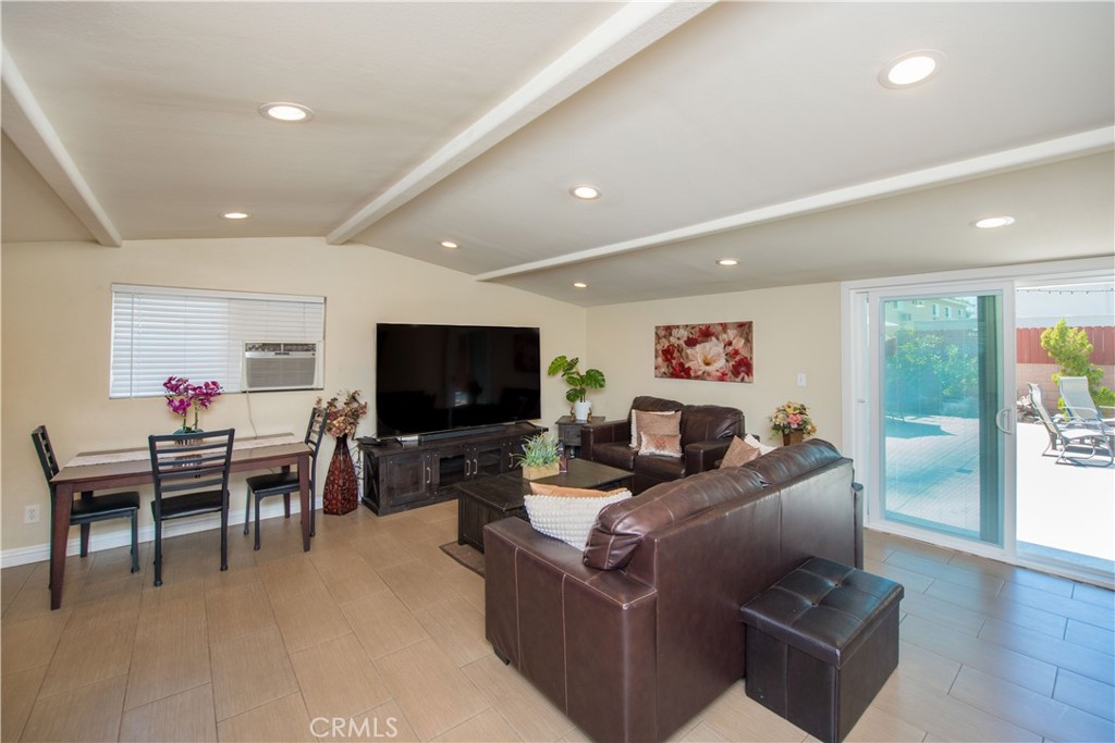 243 S Gardenglen Property Photo 4