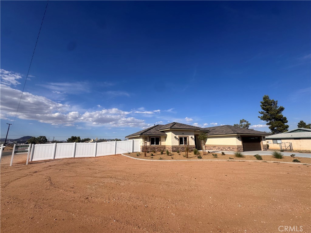 21960 Ramona Property Photo 1