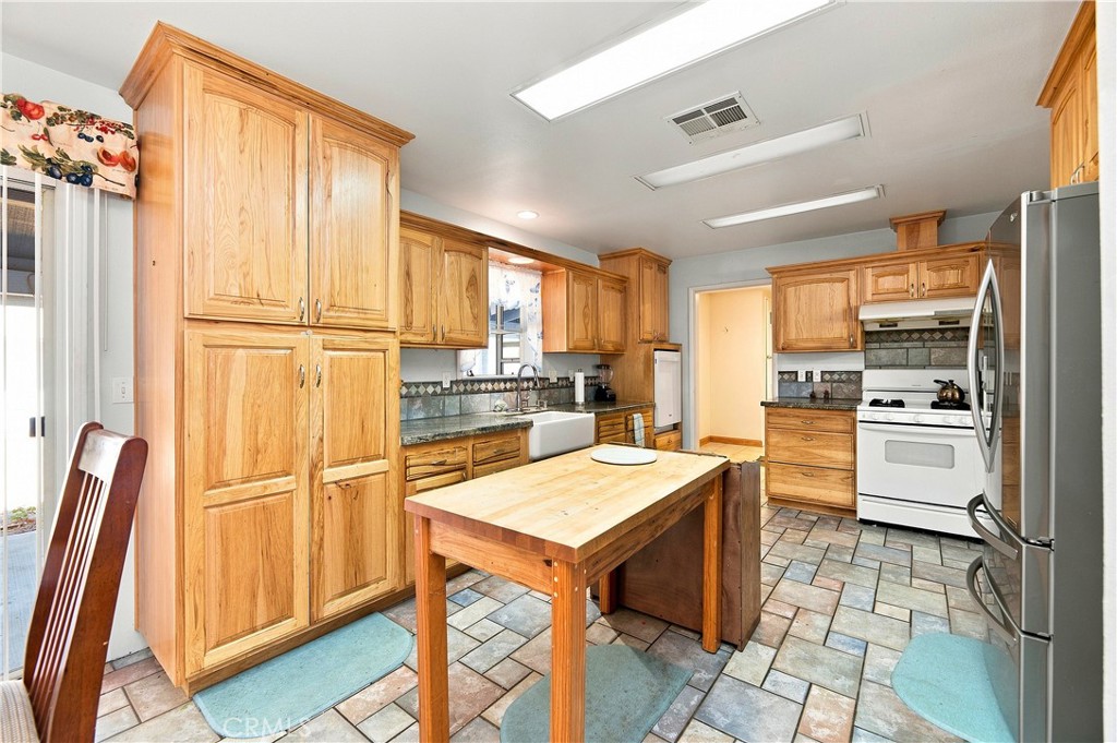 21658 Waite Property Photo 14