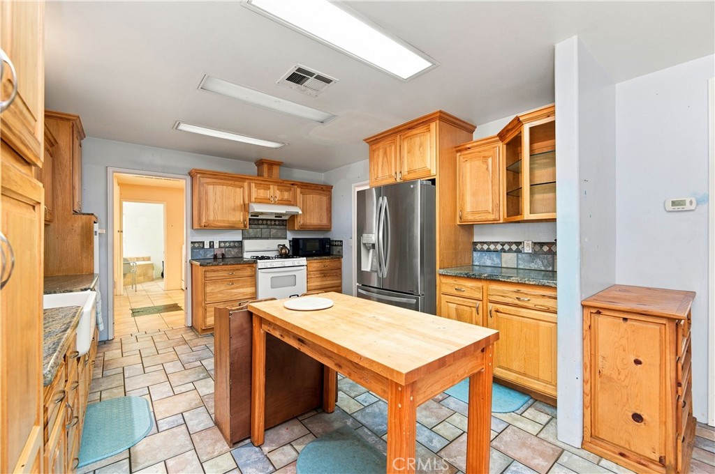 21658 Waite Property Photo 15