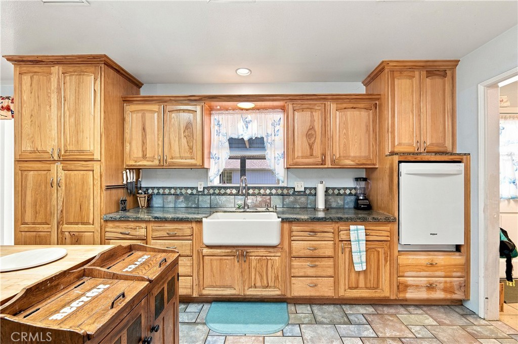 21658 Waite Property Photo 16