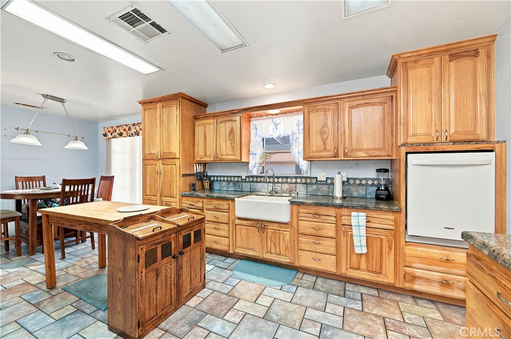 21658 Waite Property Photo 18