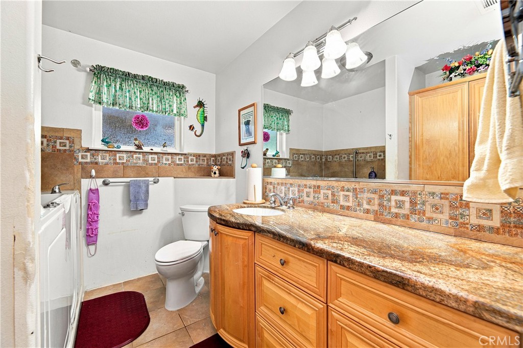 21658 Waite Property Photo 27