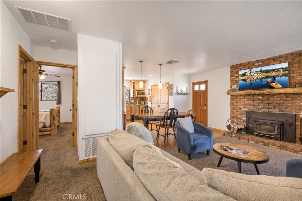 630 Villa Grove Avenue Property Photo 11