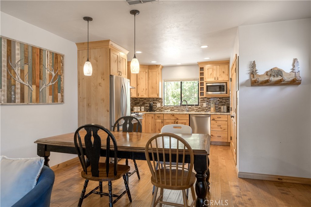 630 Villa Grove Avenue Property Photo 13