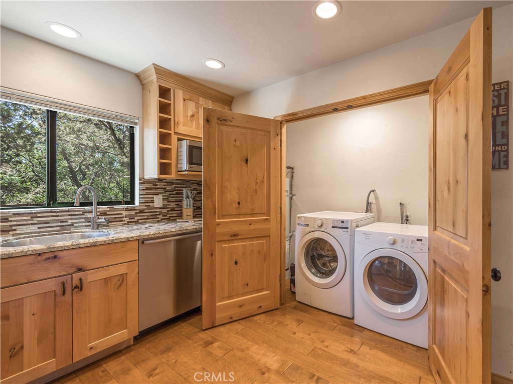 630 Villa Grove Avenue Property Photo 16