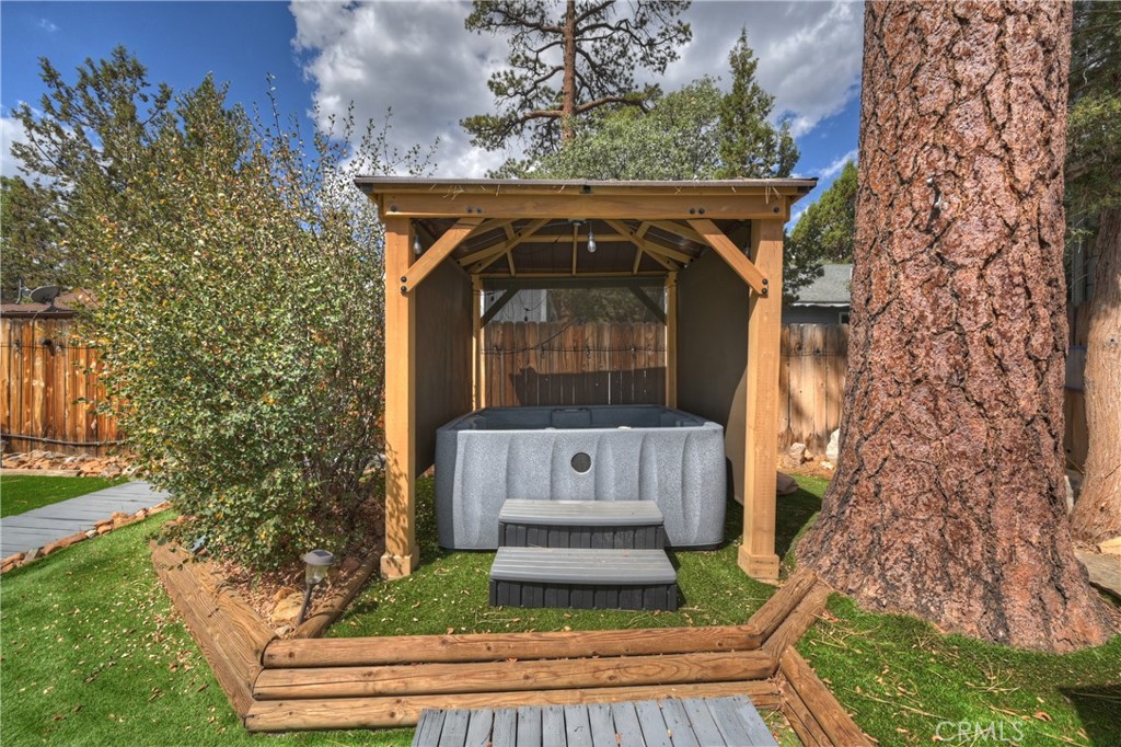 524 Highland Property Photo 6
