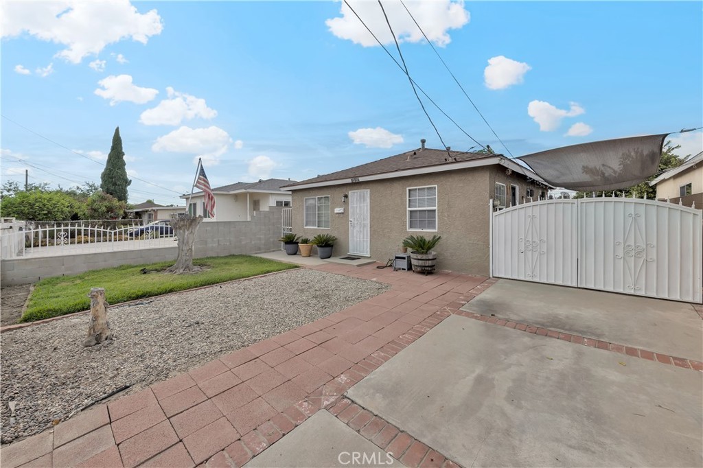 12147 Molette Property Photo 3