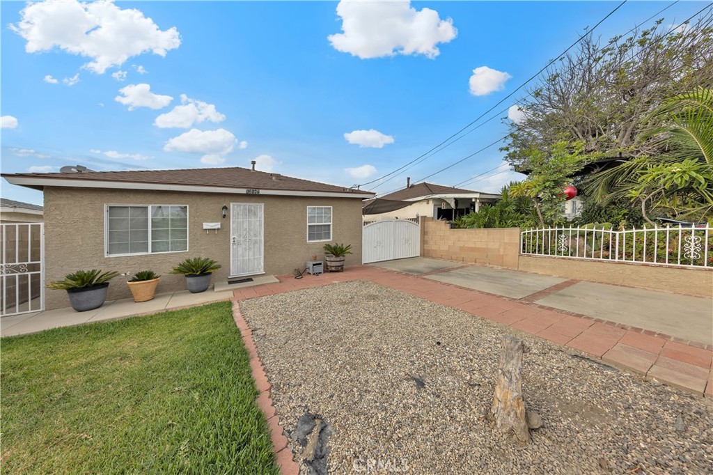 12147 Molette Property Photo 4