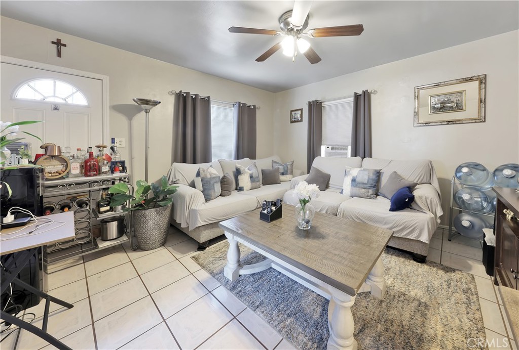 12147 Molette Property Photo 8