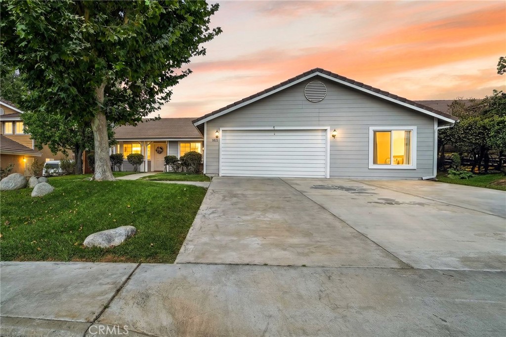1043 Juniper Property Photo 1