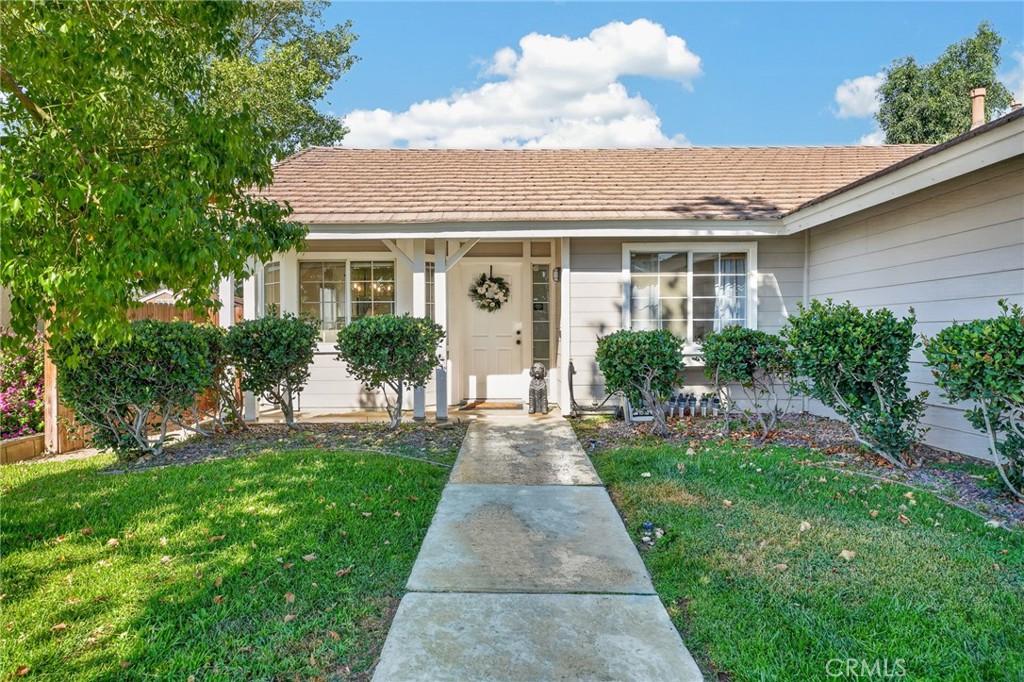 1043 Juniper Property Photo 3