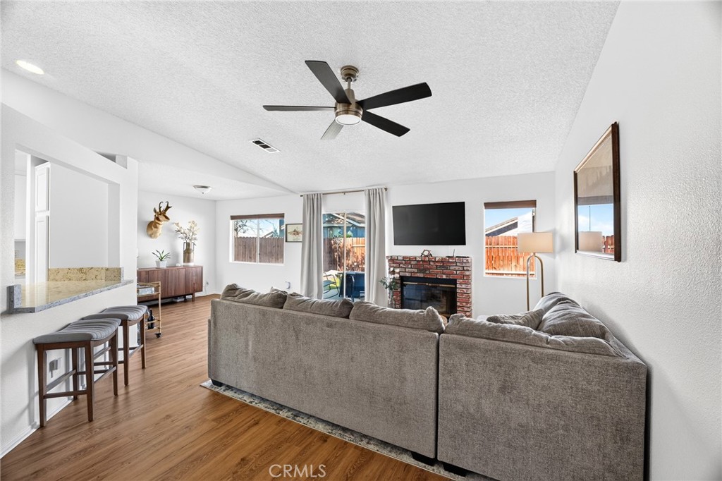 1043 Juniper Property Photo 15