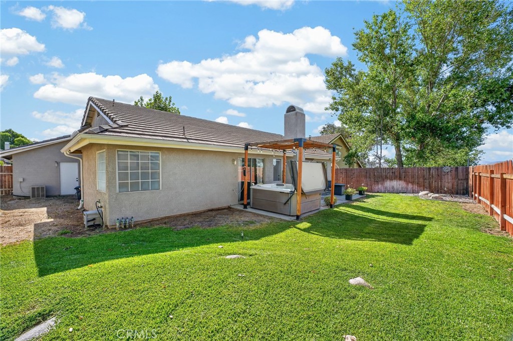 1043 Juniper Property Photo 29