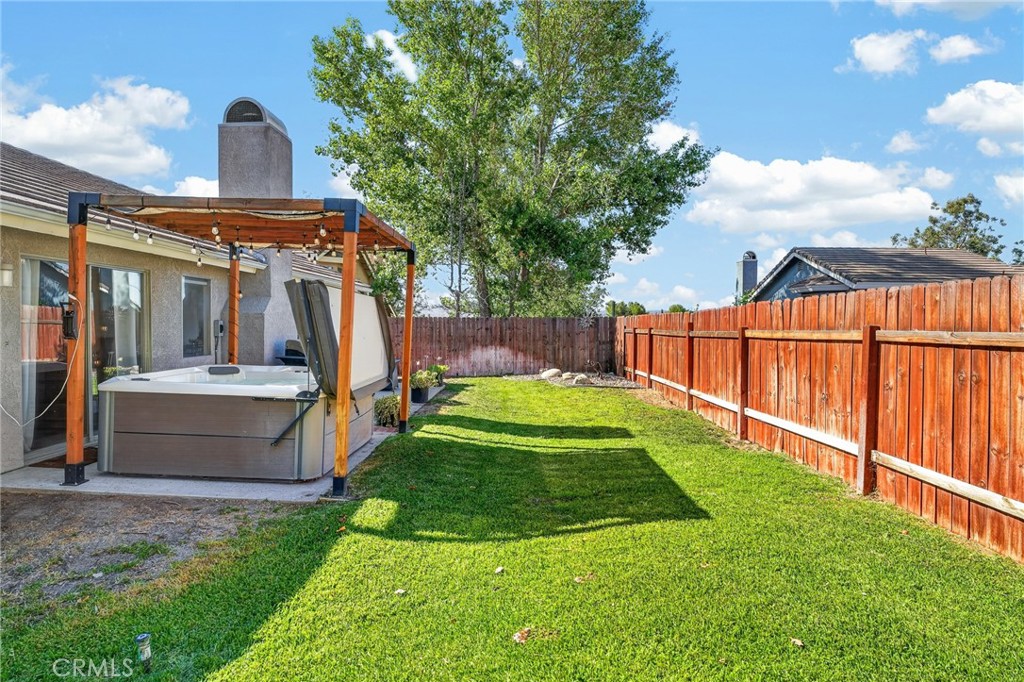 1043 Juniper Property Photo 30
