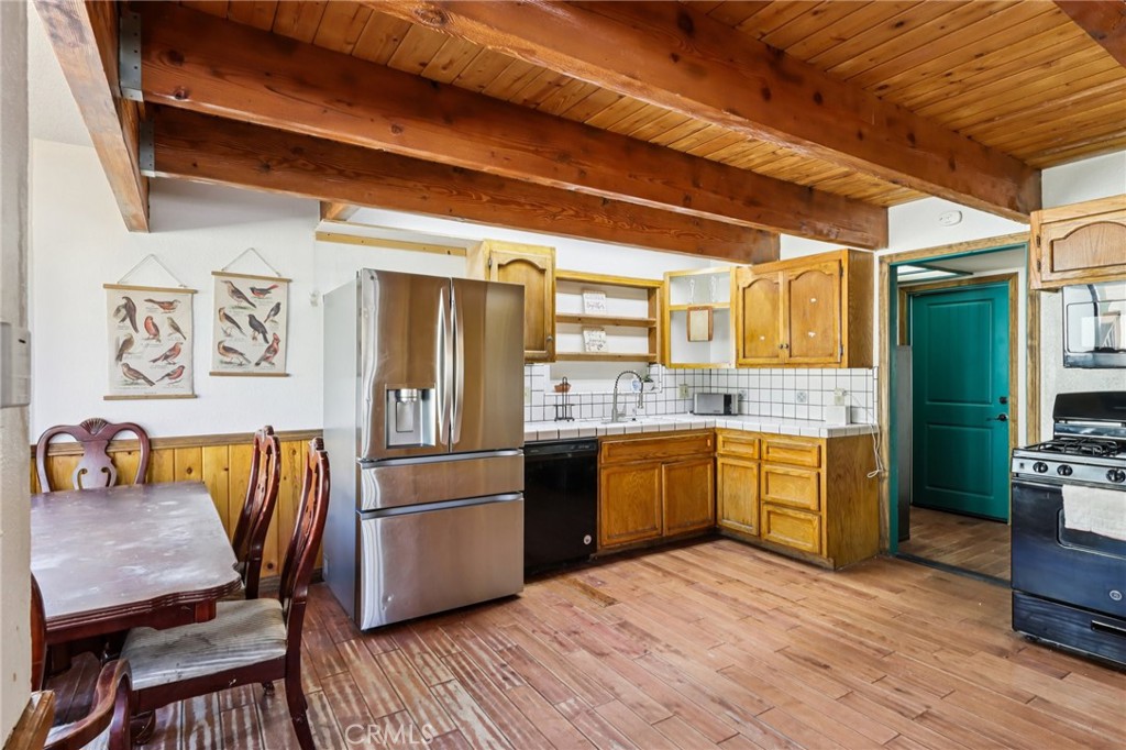 105 E Meadow Lane Property Photo 8