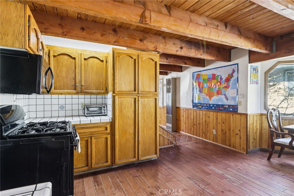 105 E Meadow Lane Property Photo 9