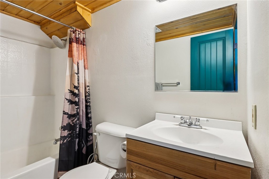 105 E Meadow Lane Property Photo 10