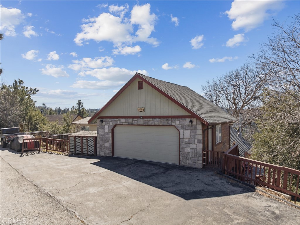 1171 N Grass Valley Property Photo 1