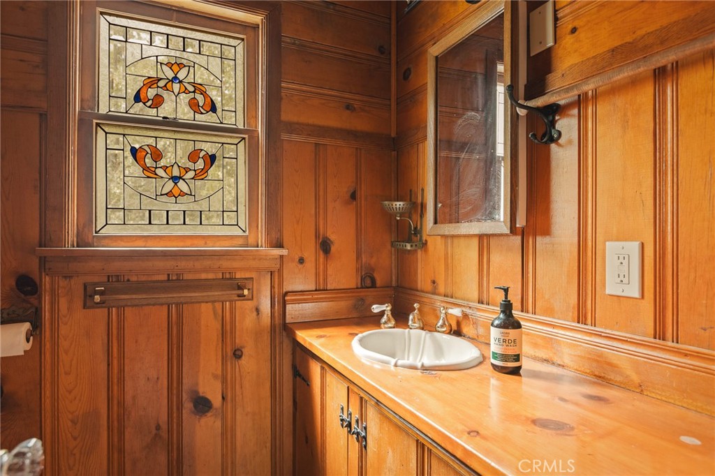 2643 Soutar Property Photo 10