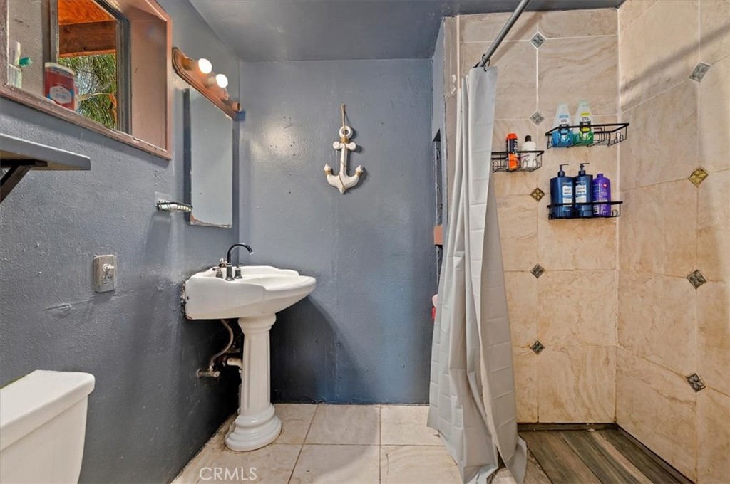448 W F Street Property Photo 19