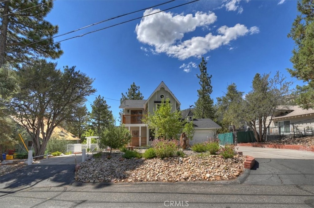 911 Panamint Mountain Property Photo 3