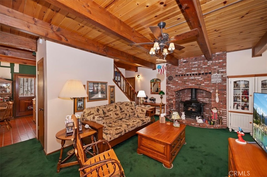 911 Panamint Mountain Property Photo 7