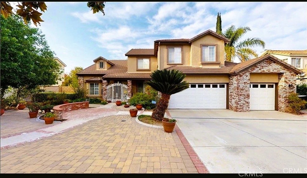 1348 Magnolia Property Photo 1