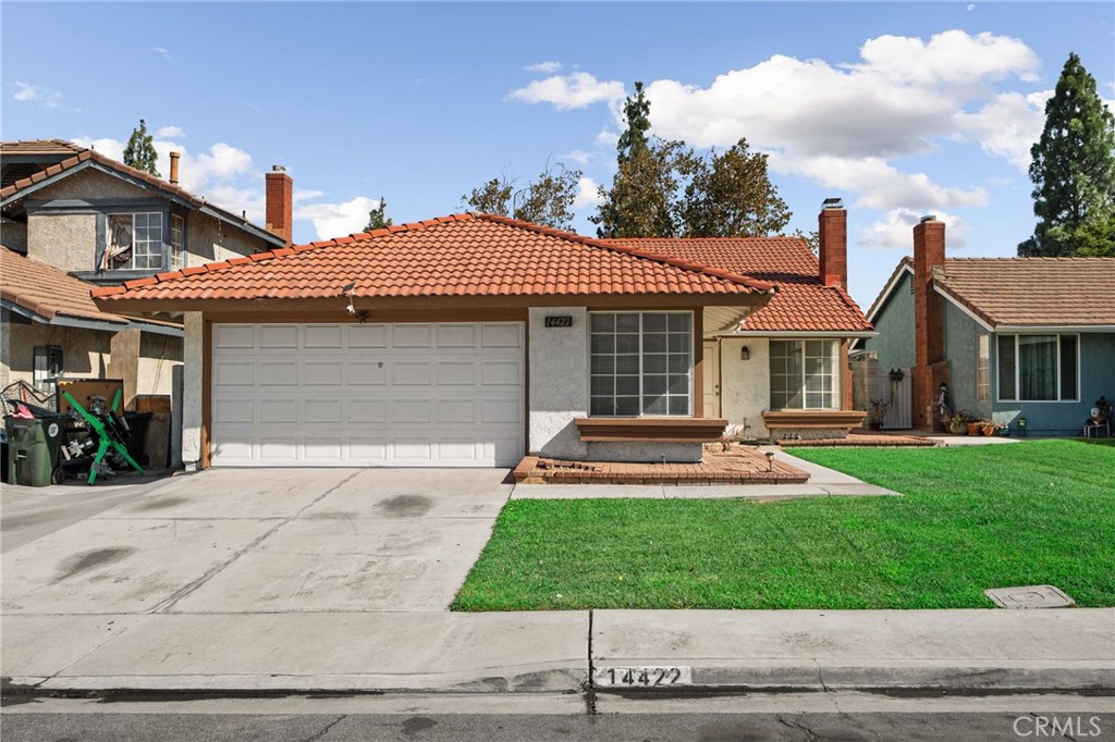 14422 Hillcrest Property Photo 2