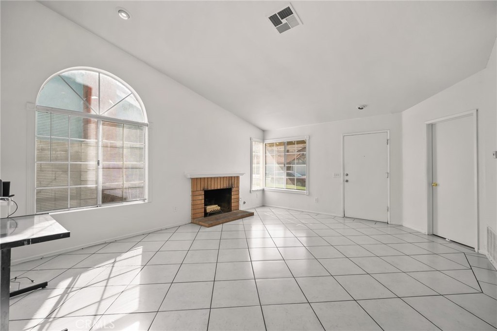 14422 Hillcrest Property Photo 5
