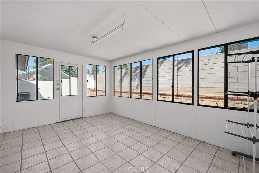 14422 Hillcrest Property Photo 10