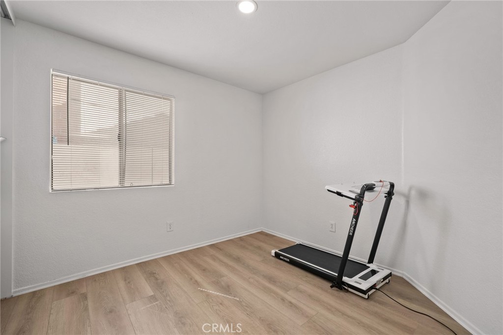 14422 Hillcrest Property Photo 15