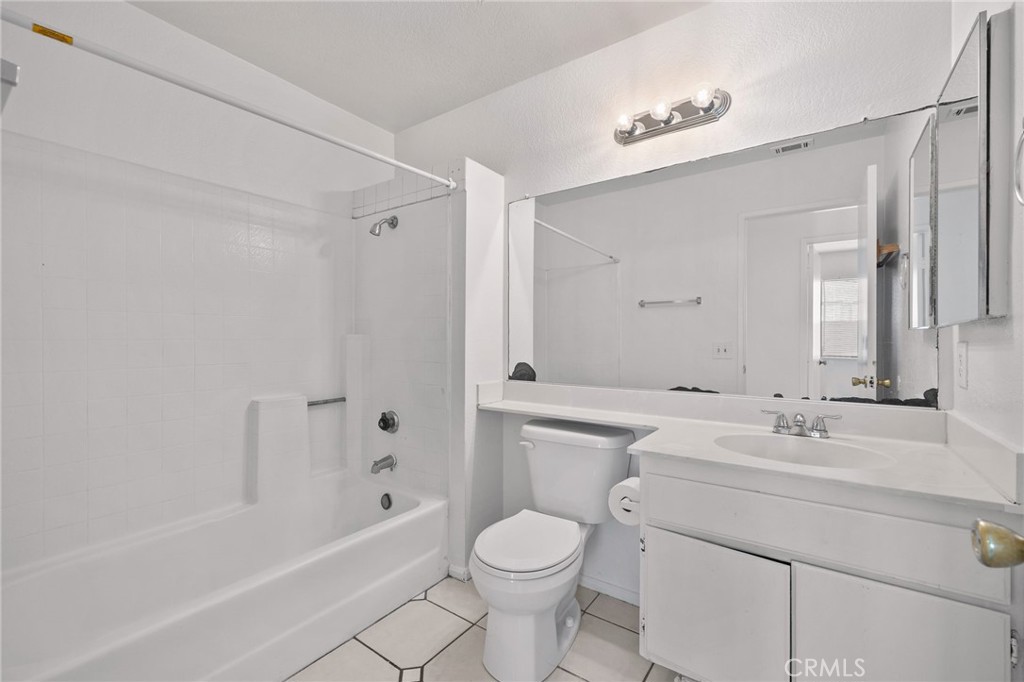 14422 Hillcrest Property Photo 19